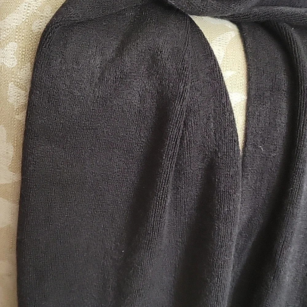 CALVIN KLEIN NWT BLACK SCARF WITH FRINGES